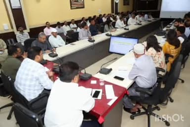 चीनोर: अपर कलेक्टर सत्यम के सख्त निर्देश: लक्ष्य से अधिक स्वरोजगार प्रकरण भेजें, बैंकों से करें समन्वय