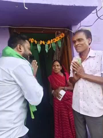 ପିପିଲି: ଖରୀଆର ରୋଡ଼ ପଞ୍ଚାୟତରେ ଗାଁ କୁ ଗାଁ ବୁଲି ପ୍ରଚାର କଲେ ପିପିଲି ର ପୂର୍ବତନ ବିଧାୟକ l