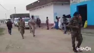 नीम चक बथानी: डीएसपी ने नीमचक बथानी थाना क्षेत्र में निकाला फ्लैग मार्च, निर्भीक मतदान की अपील की