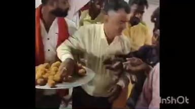 সীমলাপাল: মেয়েদের বিশ্বজয়, ইন্দপুরের বাংলা বাজারে মিষ্টি বিলিয়ে উদ্যাপন বিজেপির