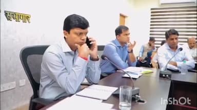 कलेक्टर रौशन कुमार सिंह ने कलेक्टर कार्यालय सभागृह में समयावधि पत्रों की समीक्षा बैठक की