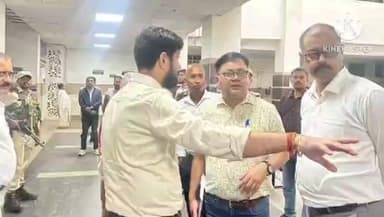 পশ্চিম যোৰহাট: JMCH ত উপস্থিত জিলা আয়ুক্ত , আলোচনাত মিলিত হয় অধীক্ষক আৰু অধ্যক্ষৰ সৈতে