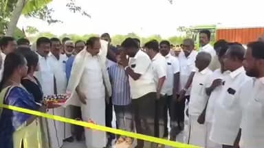 காரியாபட்டி: சேது பொறியியல் கல்லூரி முன்பு மாணவர்களின் கோரிக்கை ஏற்று பயணிகள் கொலை கட்டப்பட்டது