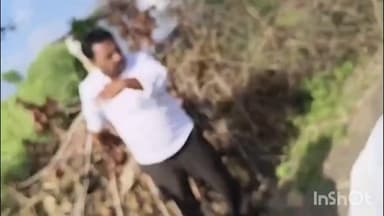 अंजनगाव सुर्जी: बोराळा येथे शेतीच्या वादातून कुटुंबात फ्री स्टाईल हाणामारी, पोलिसांनी केला सौम्य लाठीचार्ज