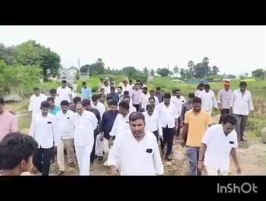 సంగెం: బికోజి నాయక్ తండలో వర్షాలకు దెబ్బతిన్న రోడ్లను, క్షేత్రస్థాయిలో పరిశీలించిన పరకాల ఎమ్మెల్యే.