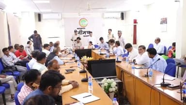 कलेक्टर श्री हिमांशु चंद्रा #जनसुनवाई कर,आवेदकों की समस्याएं सुनी और उनका तत्काल निराकरण करने के निर्देश जिला अधिकारि...