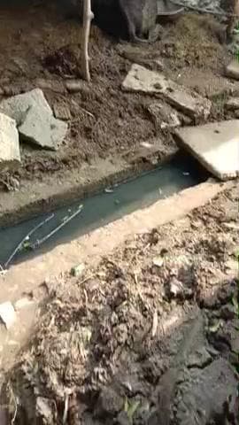 #Gaura Bramhnana #viral #नो सफाई गोरा गांव में मोहल्ला निवासी परेशानी राकेश प्रधान पर किया जाएगा केस दर्ज मतदाताओं की सं