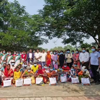 ईचागढ़: ईचागढ़ पातकुम सामुदायिक स्वास्थ्य केंद्र में यक्ष्मा रोगियों को दिया गया फूड बास्केट