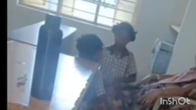 పాతపట్నం: మెలియాపుట్టి మండలం బందపల్లి గిరిజన ఆశ్రమ పాఠశాలలో పిల్లల చేత కాళ్లు పట్టించుకున్న టీచర్ అమ్మ, షోకాజ్ నోటీసులు జారీ