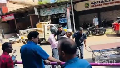 തിരൂര്: വളാഞ്ചേരി പെരിന്തൽമണ്ണ റോഡിൽ ഉണ്ടായ അപകടത്തിൽ സ്കൂട്ടർ യാത്രക്കാരിക്ക് ദാരുണാന്ത്യം