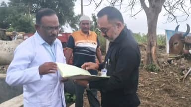 ఆందోల్: ధర్మపుర్ లో గాలికుంటు నివారణ టీకాల కార్యక్రమాన్ని పరిశీలించిన జిల్లా పశువైద్యాధికారి