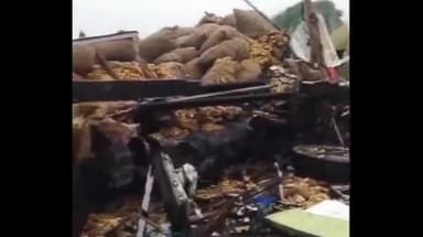 राहुवास: दिल्ली-मुंबई एक्सप्रेस वे पर बडक़ापाड़ा टोल के पास अदरक की बोरियों से भरा ट्रक पलटा, चालक की मौत, खलासी गंभीर घायल