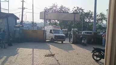 गलियाकोट: गलियाकोट में दो बाइकों की आमने-सामने भिड़ंत में दो व्यक्ति गंभीर रूप से घायल, अस्पताल में भर्ती