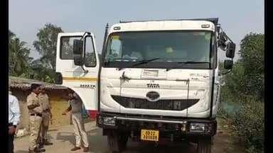 ବିଞ୍ଝାରପୁର: ଜିଲ୍ଲା ରାଜସ୍ୱ ବିଭାଗ ଉଆସାହି ଛକରେ ଚଢ଼ାଉ,ଗୋଟିଏ ବେଆଇନୀ ବାଲି ବୋଝେଇ ହାଇୱା ଗାଡି ଜବତ