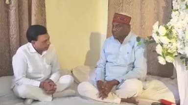 बेगमगंज: उपमुख्यमंत्री जगदीश देवड़ा ने बेरखेड़ी में विधायक डॉ. चौधरी की माताजी को श्रद्धांजलि अर्पित की