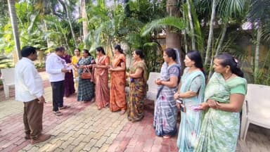 सनावद: विधायक बिरला ने अपने निवास डूडगांव में सुनी क्षेत्रवासियों की समस्याएँ