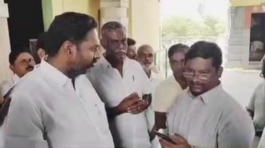 குமாரபாளையம்: பள்ளிபாளையத்தில் பூட்டியிருந்த கோவிலை அதிகாரிகள் திறக்க முயற்சி செய்ததால் பரபரப்பு ஏற்பட்டது