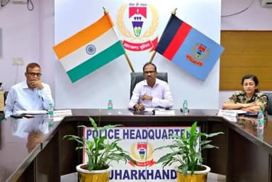 डॉ० माईकलराज एस०,पुलिस महानिरीक्षक (अभियान), झारखण्ड ने 45-घाटशिला विधानसभा उप-निर्वाचन-2025 के मद्देनजर की समीक्षा बैठक