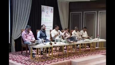 बीकानेर: राइजिंग राजस्थान के दौरान हुए प्रत्येक एमओयू के समयबद्ध क्रियान्वयन की समीक्षा को लेकर सागर होटल में बैठक आयोजित