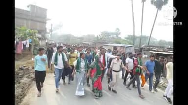 पकड़ी दयाल: थरबिटिया एवं चैता पंचायत में मधुबन विधानसभा से राजद प्रत्याशी को 74 किलो लड्डू से तौलकर किया गया सम्मानित, उमड़ी भीड़