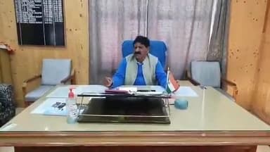 भुंतर: नगर परिषद अध्यक्ष गोपाल किशन महंत ने प्रधानमंत्री आवास योजना के तहत लाभार्थियों को प्रमाण पत्र वितरित किए