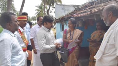 பென்னாகரம்: பாப்பாரப்பட்டி பகுதிகளின் வாக்காளர் பட்டியல்கள் சிறப்பு தீவிர வாக்குச்சாவடி நிலை அலுவலர்கள் கலெக்டர்.சதீஸ், பார்வையிட்டு, ஆய்வு மேற்கொண்டார்கள்