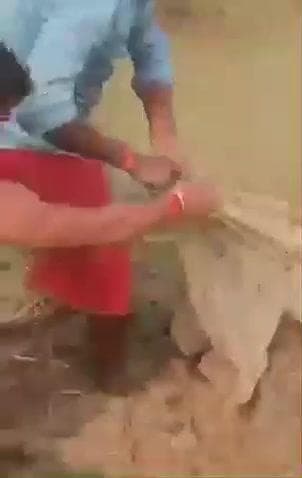 घाट कुसुंभा: हरोहर नदी से 30 लीटर शराब बरामद, एक कारोबारी गिरफ्तार