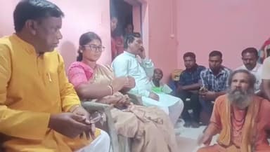 পুঞ্চা: কেন্দায় রামকৃষ্ণ সারদা মিশন স্কুলের হোস্টেলে ছাত্রের রহস্য মৃত্যুর ঘটনায় পরিবারের কাছে পৌছালেন বিজেপির জেলা নেতৃত্বরা