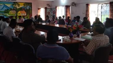 बांसजोर: बांसजोर प्रखंड कार्यालय में 'सरकार आपके द्वार' कार्यक्रम को लेकर बीडीओ की अध्यक्षता में हुई बैठक