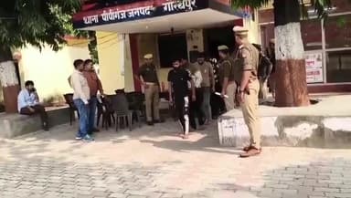 कैंपियरगंज: पीपीगंज पुलिस ने एके-47 और रेड गैंग के 10 सदस्यों को हिरासत में लिया, तीन बाल अपचारी सुधार गृह भेजे गए