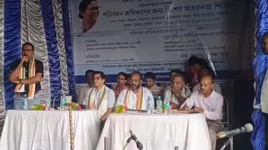 কালনা ১: কালনার নতুন বাস স্ট্যান্ডে শ্রমিকদের পাশে প্রশাসন, সামাজিক সুরক্ষা যোজনার বেনিফিট প্রদান ও সচেতনতা শিবির