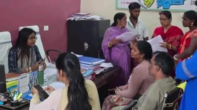 खलारी: उपायुक्त के आदेश पर अंचल कार्यालय में लगा जनता दरबार