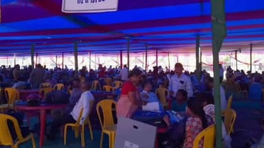 कुशेश्वर स्थान पूर्बी: कुशेश्वरस्थान विस क्षेत्र संख्या 78 के लिए नंदकिशोर उच्च विद्यालय, सत्तीघाट में चुनाव सामग्री का वितरण