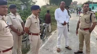 केसरिया: पूर्वी चंपारण मोतिहारी के पुलिस अधीक्षक स्वर्ण प्रभात ने केसरिया थानान्तर्गत घटनास्थल का किया निरीक्षण