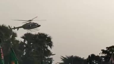 साहेबगंज: रूपनगिरी हाई स्कूल मैदान में महागठबंधन उम्मीदवार पृथ्वीनाथ राय के समर्थन में पूर्व मंत्री मुकेश सहनी ने की जनसभा