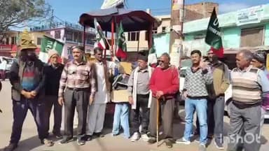 द्वाराहाट: यूकेडी कार्यकर्ताओं ने द्वाराहाट में प्रदेश सरकार का पुतला फूंका, कहा- जनता की आवाज को दबाने के हो रहे प्रयास