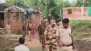 गड़हनी: गड़हनी में शांतिपूर्ण चुनाव के लिए पुलिस ने निकाला फ्लैग मार्च