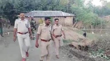 मधेपुर: शांतिपूर्ण चुनाव के लिए एसडीपीओ के नेतृत्व में पुलिस कर्मियों ने बकुआ के दुर्गम मतदान केंद्रों का निरीक्षण किया