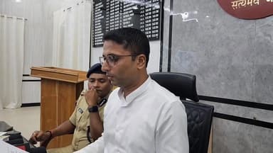 जिलाधिकारी एवं वरीय पुलिस अधीक्षक द्वारा मीडिया ब्रिंफिंग
#biharvidhansabhaelection2025
#MediaBriefing
#DM #SSP
#sara...