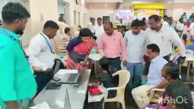 அரக்கோணம்: அரக்கோணம் அருகே மின்னல் பகுதியில் NLP திருமண மண்டபத்தில் நடைபெற்ற மாற்றுத்திறனாளிக்கான சிறப்பு முகாமில் மாவட்ட ஆட்சியர் பங்கேற்பு