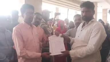 गढ़ाकोटा: ई-अटेंडेंस के विरोध में सफाई कर्मियों ने ज्ञापन सौंपा