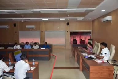 दलौदा: सिंहस्थ के अंतर्गत होंगे विकास के अनेक कार्य: जिला पंचायत सभागृह में हुई बैठक