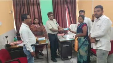 रजौन: रजौन सामुदायिक स्वास्थ्य केंद्र में 22 नेत्र रोगियों को मुफ्त चश्मे वितरित, यहां प्रतिदिन होती है मुफ्त जांच