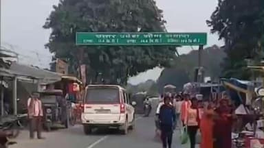 खड्डा: कुशीनगर में कार्तिक पूर्णिमा पर 'सौ काशी, एक बांस़ी' का महापर्व, बासी नदी में आस्था की डुबकी लगाने उमड़े लाखों श्रद्धालु