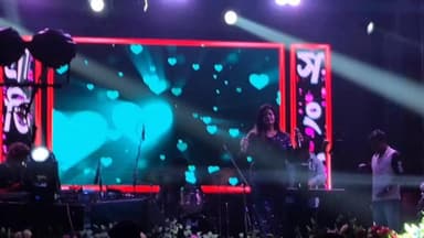 আউশগ্রাম ১: ছট পুজো উপলক্ষ্যে বিচিত্রা অনুষ্ঠানের আয়োজন গুসকরায়, জুবিনের কন্ঠে গান গেয়ে শ্রোতাদের মন জয় করলেন শিল্পী