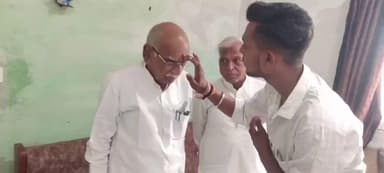 करेली: तेंदूखेड़ा विधायक विश्वनाथ सिंह पटेल ग्राम टपरिया टोला पहुंचे, ग्रामीणों से की मुलाकात