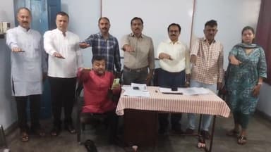 मतदान अब बस 1 दिन दूर!
पटना जिला में 66% वीटीआर के लक्ष्य के साथ सघन मतदाता जागरूकता कार्यक्रम चलाए जा रहे हैं। इसी कड़...