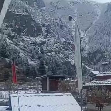 सांगला: किन्नौर के रक्छम गाँव से बर्फबारी की ताज़ा तस्वीरें आईं सामने, तापमान शून्य के पार हुआ