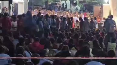 சூளகிரி: லாளிக்கல் டாடா எலக்ட்ரானிக்சில் பணிபுரியும் பெண்கள் தங்கி உள்ள அடுக்குமாடி குடியிருப்பு கழிவறைகளில் ரகசிய கேமரா : ஆயிரத்திற்கும் மேற்ப்பட்ட பெண்கள்