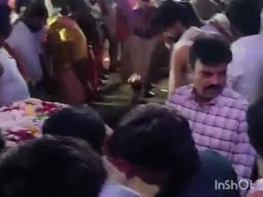 ಚಿಟಗುಪ್ಪ: ಚಾಂಗ್ಲೆರಾದಲ್ಲಿ ವೀರಭದ್ರೇಶ್ವರ ಜಾತ್ರೆಯ ಹಿನ್ನೆಲೆ ಅಗ್ನಿಕುಂಡ ಪ್ರದಕ್ಷಿಣೆ ಹಾಕಿ ಭಕ್ತಿಸೇವೆ ಸಮರ್ಪಿಸಿದ ಸಹಸ್ರಾರು ಭಕ್ತಾದಿಗಳು